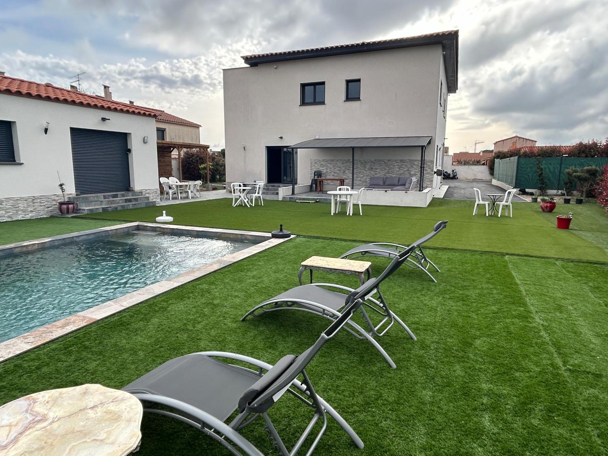 Grande Villa Avec Piscine Bompas  Екстериор снимка